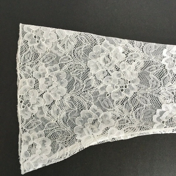 Top Lace Cream L Long sleeve Scoop Neck 1/2 Button Up Bell Sleeves PattyBoutik - Picture 3 of 5